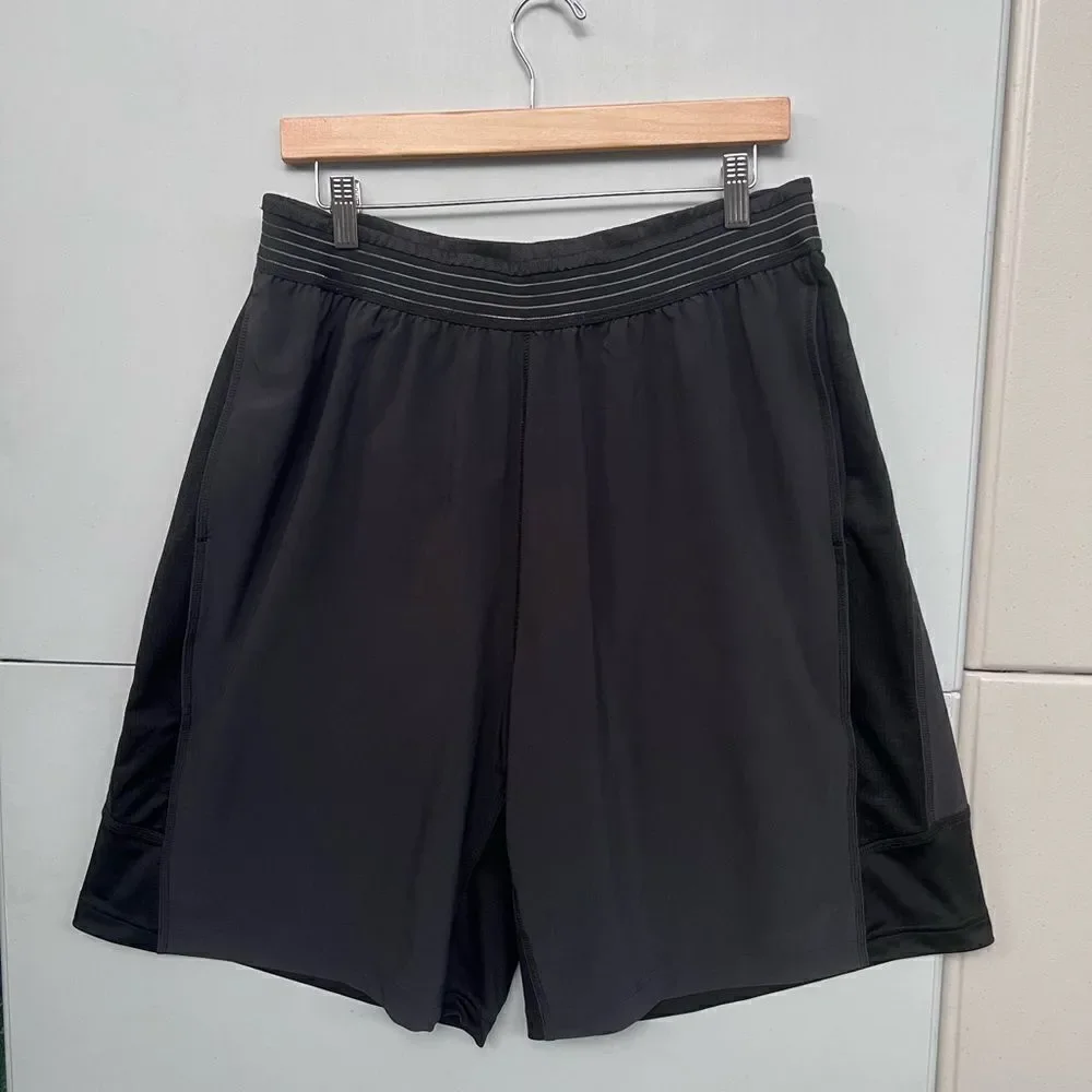 Nike Dri Fit Men Shorts size XL
